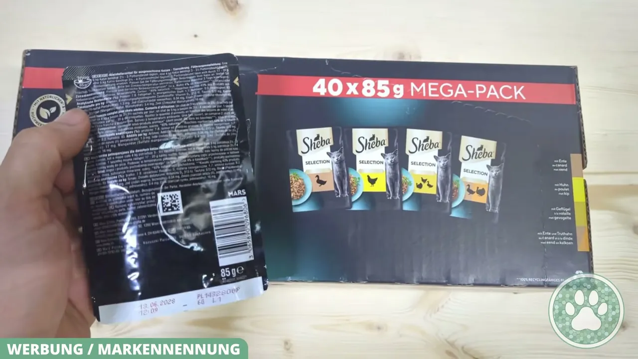 Auf der Rückseite des Frischebeutels sind Angaben zu den Inhaltsstoffen und Fütterungsempfehlungen aufgedruckt.