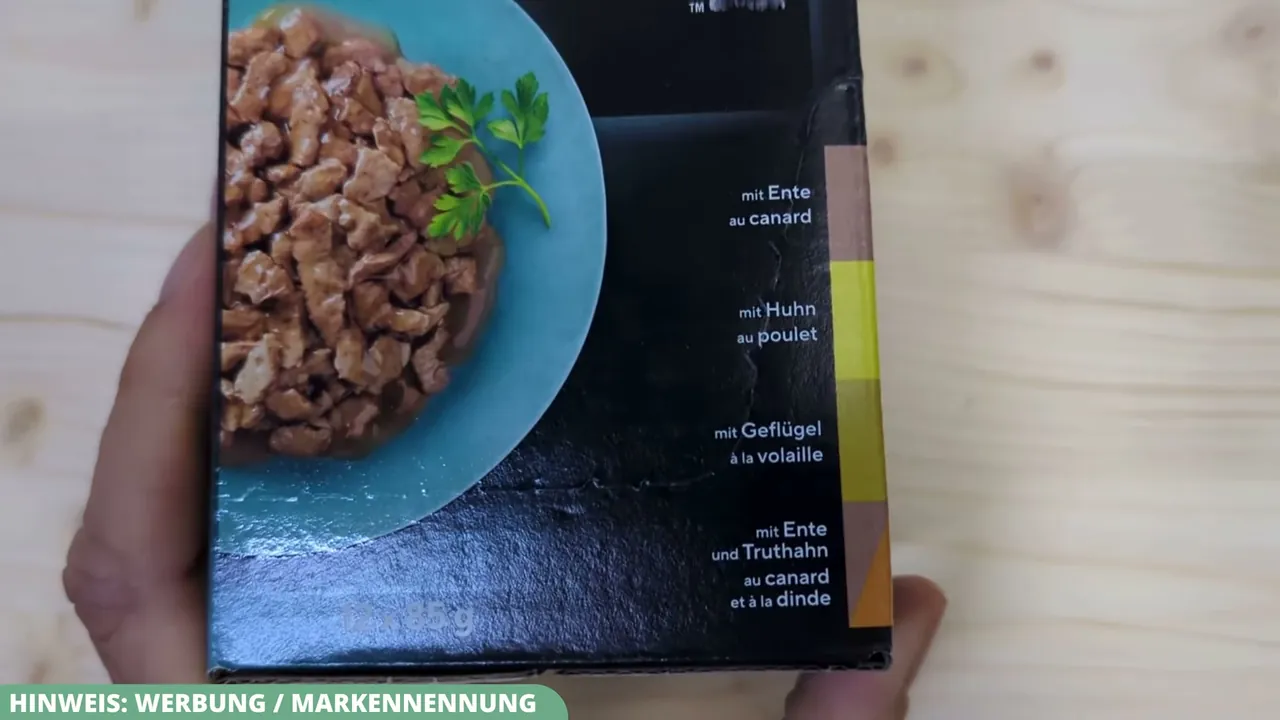 Die Geflügelvariation bietet Abwechslung im Napf mit Sorten wie Ente, Huhn sowie Ente und Truthahn in feiner Sauce.