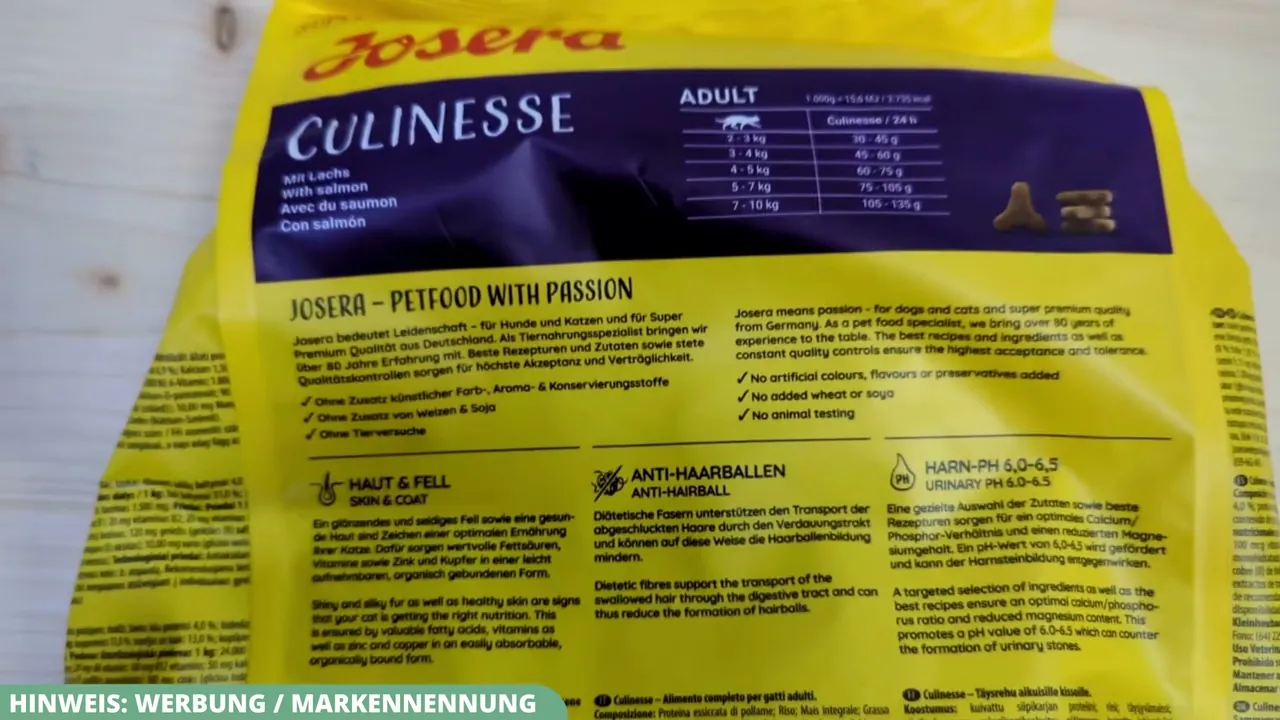 Auf der Rückseite gibt eine Tabelle die genaue Futtermenge abhängig vom Gewicht der Katze an.