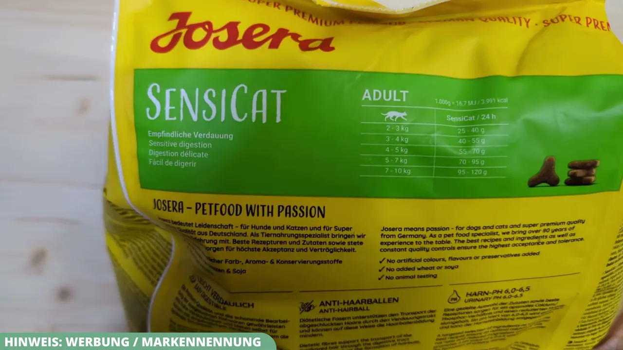 Auf der Rückseite ist die empfohlene Tagesration übersichtlich nach dem Körpergewicht der Katze aufgeführt.