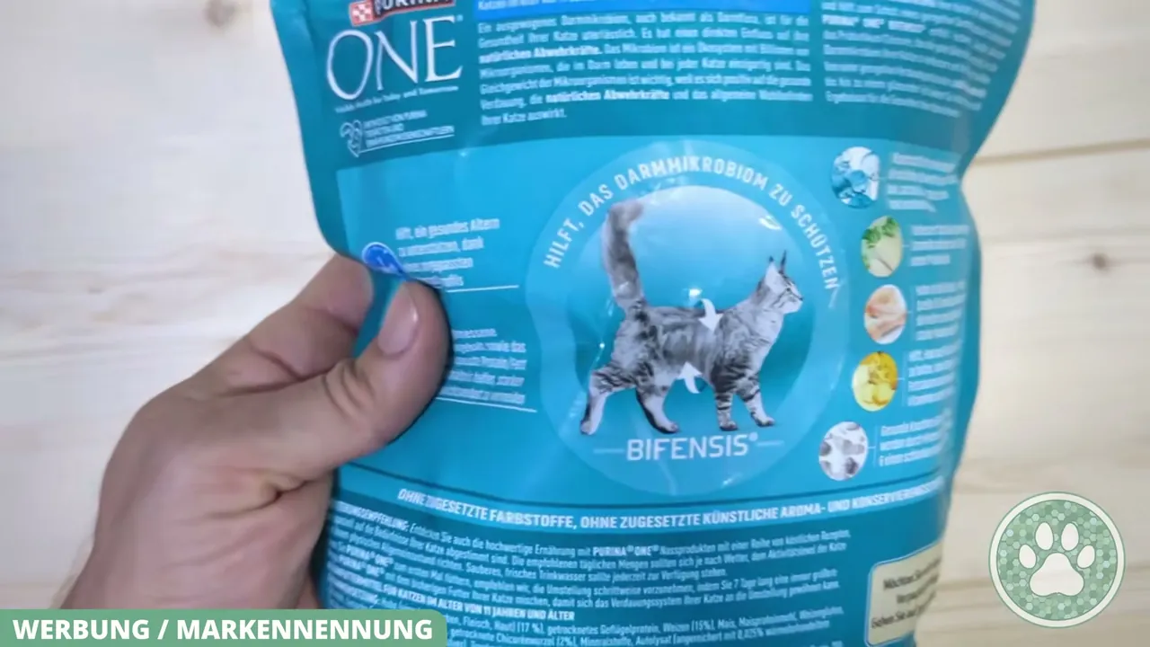 Die BIFENSIS-Nährstoffformel soll die natürlichen Abwehrkräfte stärken und das Mikrobiom im Darm älterer Katzen unterstützen.