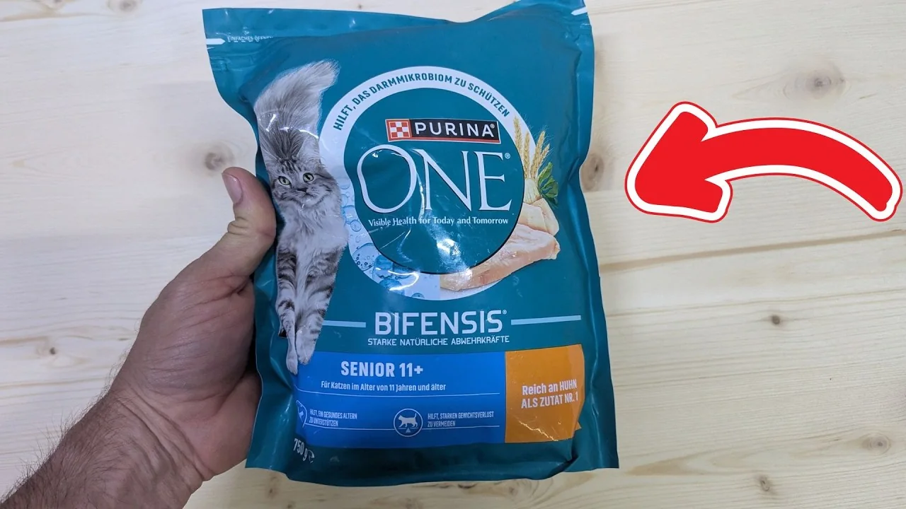 Video: PURINA ONE BIFENSIS Senior 11+