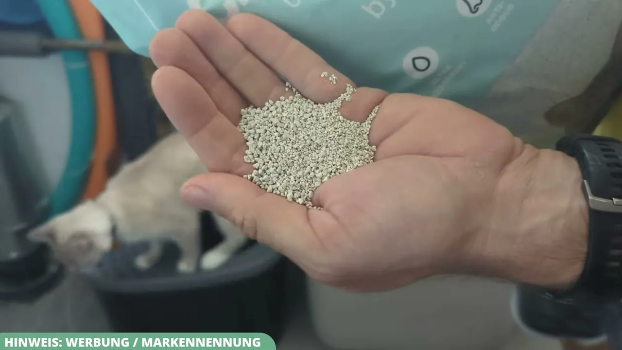 In meinem Test staubt das Granulat beim Einfüllen überhaupt nicht, was mir im Alltag besonders positiv auffällt.