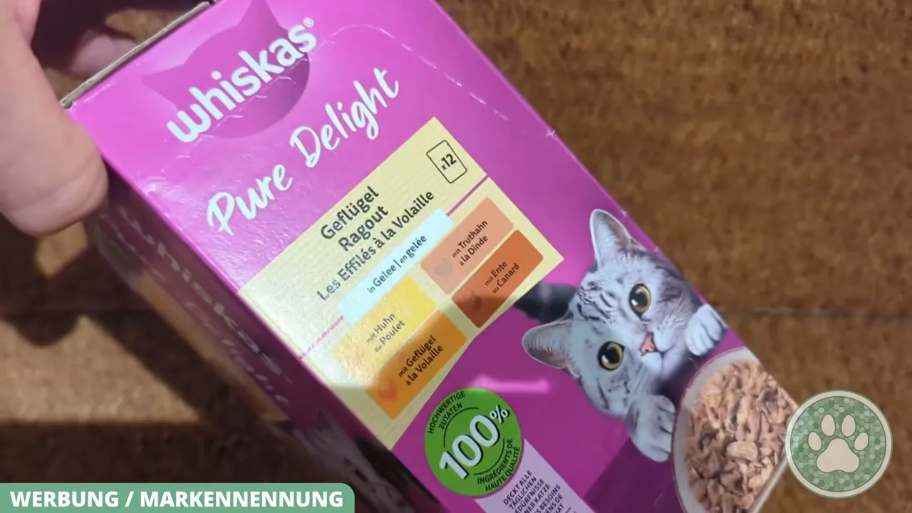 Die Fleischstückchen werden schonend gegart und gedämpft, um die natürliche Feuchtigkeit einzuschließen.